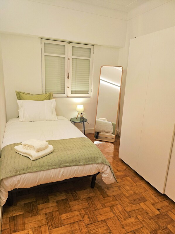 4 bedrooms, iron/ironing board, WiFi, bed sheets - Caires Urban Nest - Family apartment in the historic center of Braga! (BRAGA)