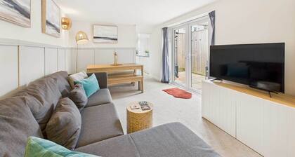 Host & Stay | Surf Jewel