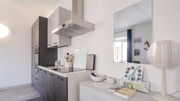 Forno, piano cottura, carta assorbente