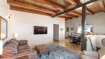 Televisie en een kantoor