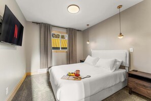 2 habitaciones, escritorio, tabla de planchar con plancha y wifi 