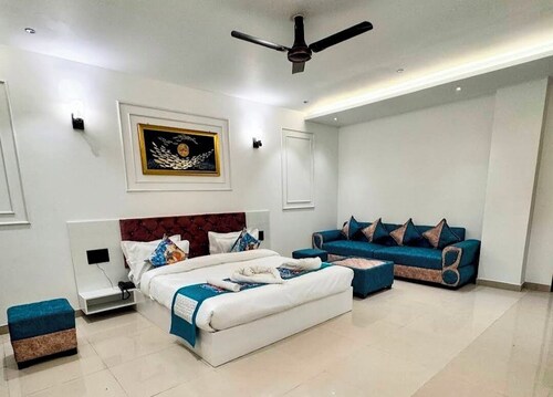 HOTEL PARAS CHITTORGARH