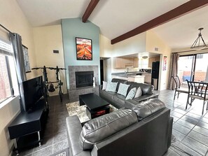 Smart-tv en een computerscherm