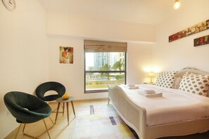 2 makuuhuonetta, silitysrauta/-lauta, Wi-Fi, vuodevaatteet