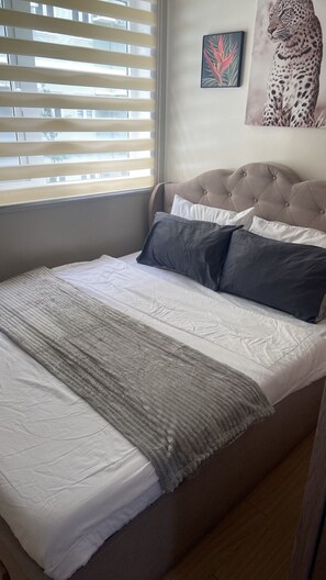 2 bedrooms, WiFi, bed sheets