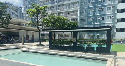 Cozy Trees Residences Staycation: Pool, Netflix, Wi-Fi in QC! Book Now!!!