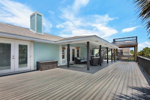 Terrace/patio - 🌴Seaside Serenity | Coastal Charm w/ Private Pool, Walk to Beach, Pets Welcome (Pensacola Beach)