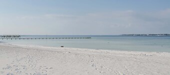 🌊 Boardwalk F1 | Steps to Gulf, Bayfront Views, Walk to Peg Leg Pete’s 🌊