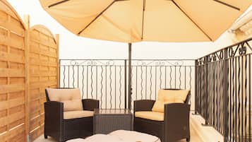 Signature Room | Terrace/patio