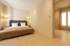 Minibar, wifi gratis y ropa de cama 