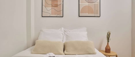 Apartment | 2 bedrooms, laptop workspace, iron/ironing board, bed sheets