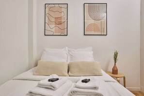 Apartment | 2 bedrooms, laptop workspace, iron/ironing board, bed sheets