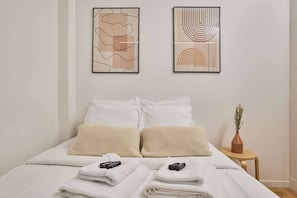 Apartment | 2 bedrooms, laptop workspace, iron/ironing board, bed sheets