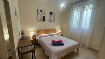 Dobbeltværelse - fælles badeværelse | Strygejern/strygebræt, gratis Wi-Fi