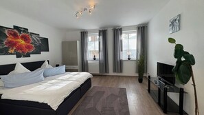 2 bedrooms, free WiFi, bed sheets