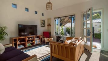Smart TV, fireplace, offices