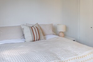 2 habitaciones, tabla de planchar con plancha y wifi gratis 