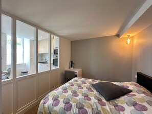 1 bedroom, free WiFi - Cosy one-bedroom apartment completely renovated (La Rochelle)