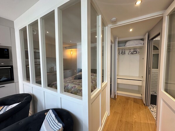 1 bedroom, free WiFi - Cosy one-bedroom apartment completely renovated (La Rochelle)