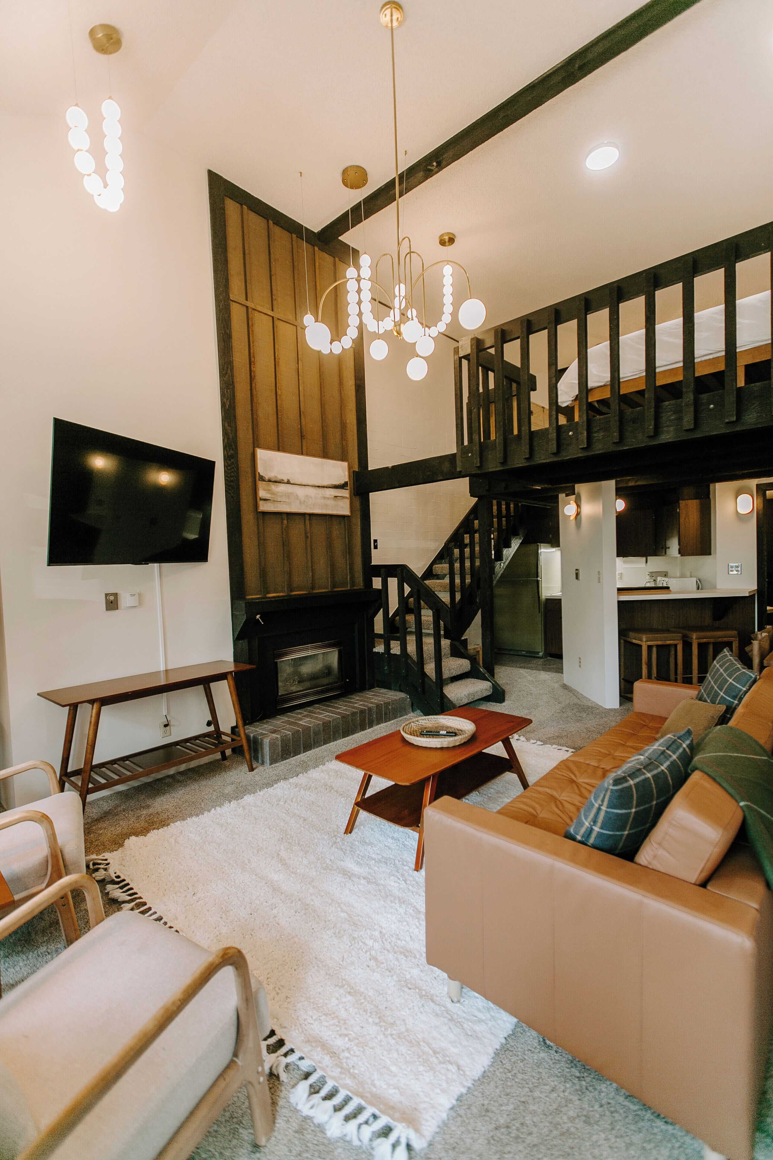 Smart TV, fireplace