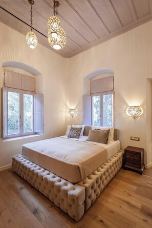 In-room safe, iron/ironing board, free WiFi, bed sheets