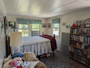 4 bedrooms, WiFi, bed sheets