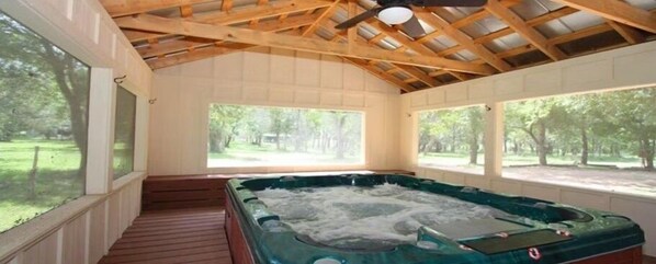 Cabin, 2 Bedrooms | Interior - Mendelbaum - Almond Cabin 2 Bedroom Cabin (Fredericksburg)