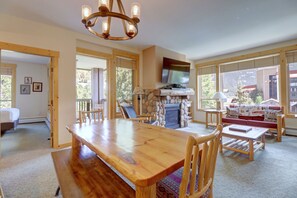 Condo, 3 Bedrooms | Living area