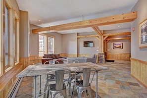 Condo, 3 Bedrooms | Interior