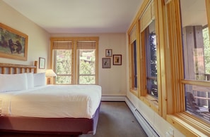 Condo, 3 Bedrooms