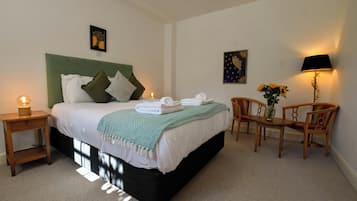 Caja de seguridad en la habitación y escritorio