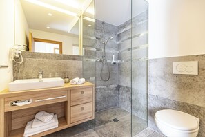Penthouse Premium, vue montagne | Salle de bain