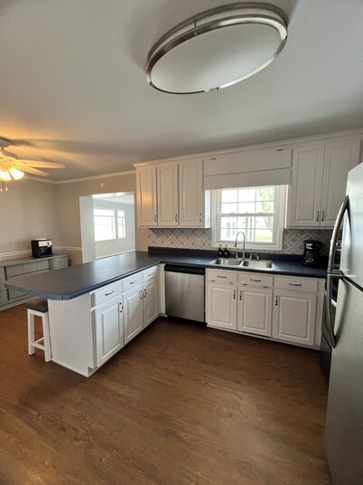 CEDARSTONE RANCH  3-bedroom house with Golf Cart. Ride and enjoy Country Living.