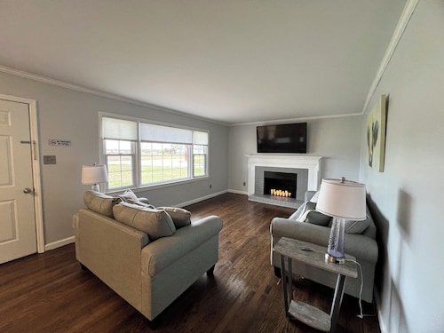 CEDARSTONE RANCH  3-bedroom house with Golf Cart. Ride and enjoy Country Living.