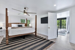 3 bedrooms, desk, iron/ironing board, free WiFi