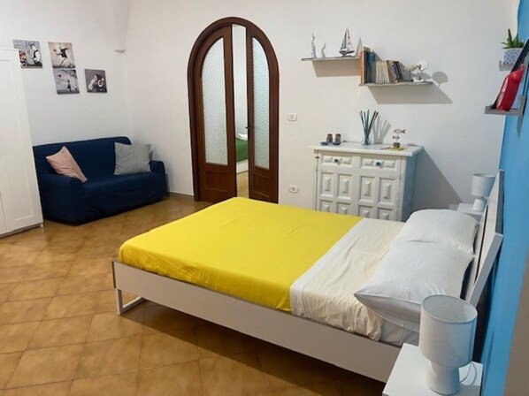 2 bedrooms, iron/ironing board, travel crib, free WiFi