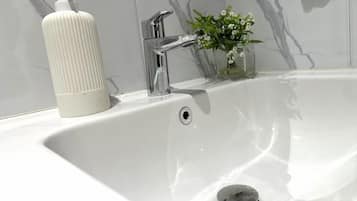 Apartment | Bathroom