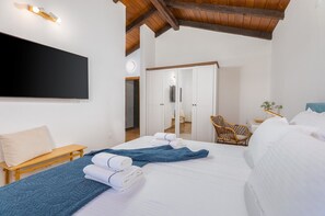 3 bedrooms, iron/ironing board, WiFi, bed sheets - Villa Philia – Your Tranquil Getaway with a Private Pool (Butkovici)
