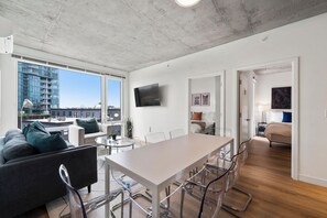 Business Apartment, City View | In-room dining - ENVITAE Hotel 4 Bedroom Luxury Apartments (Chicago)