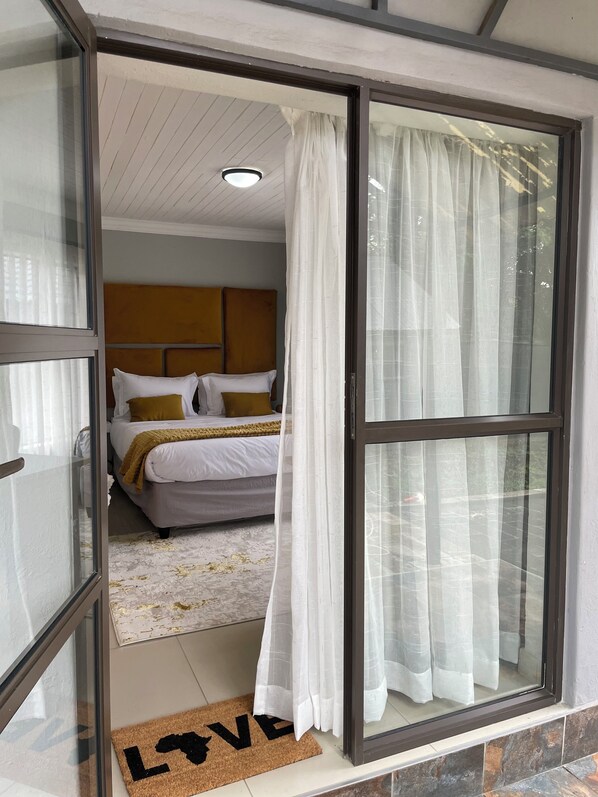 1 bedroom, iron/ironing board, free WiFi, bed sheets - Comfortable Open-Plan Studio Stay — 36 On Blougom, Midrand (Midrand)