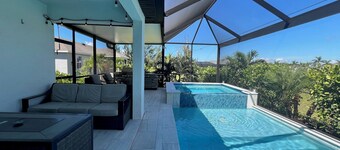 Relaxing Cape Coral Retreat