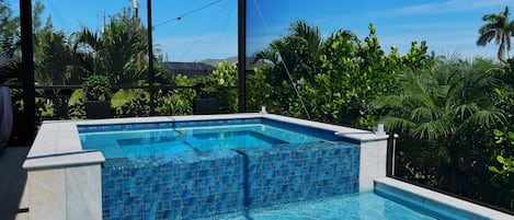 Piscine extérieure, piscine chauffée