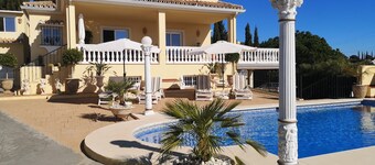 Apartment 'Villa Roca' with Sea View, Wi-Fi and Air Conditioning