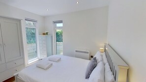 3 slaapkamers, een strijkplank/strijkijzer, beddengoed