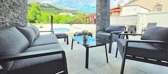 Villa Lux with swimmnig pool and view