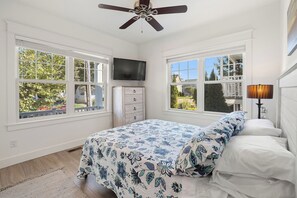 3 bedrooms, iron/ironing board, free WiFi, bed sheets - Salt, Sand and Tequila - Perfect Together (Belmar)