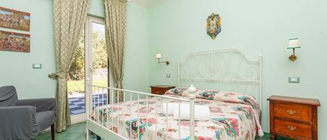 1 chambre, fer et planche Ă repasser, Wi-Fi, draps fournis