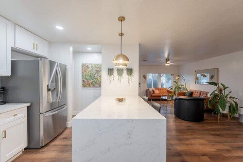 Spacious 5BR Retreat + Game Room