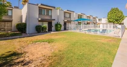 Old Town Living • Walk to Dining, Bars & Fun