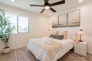 3 bedrooms, iron/ironing board, WiFi, bed sheets